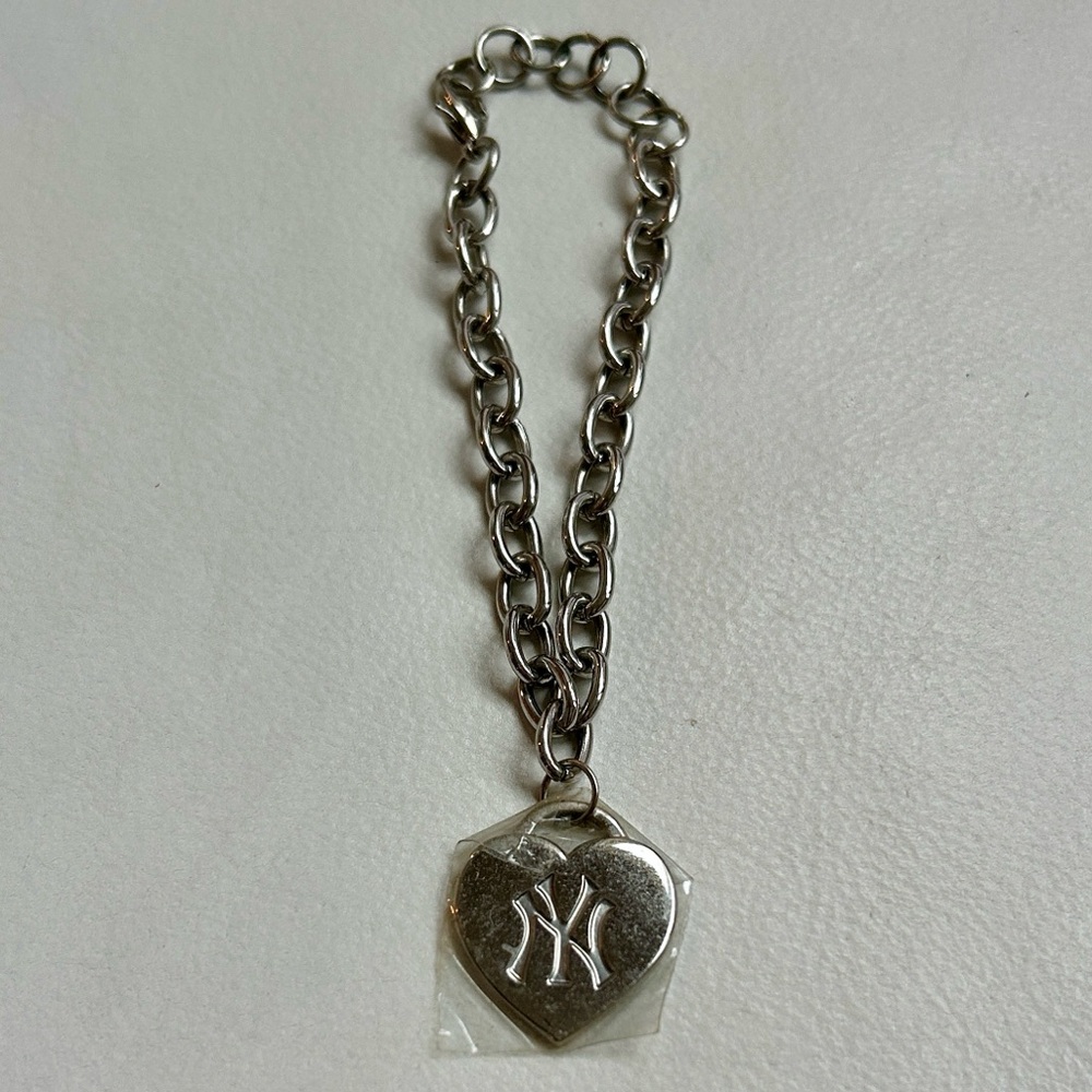 New York Yankees heart charm bracelet - Picture 1 of 4
